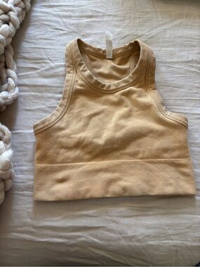 ALO Yoga Crewneck Tee - Pale Mustard